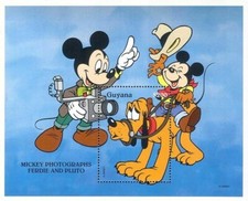 Disney 1995 Guyana - Mickey the Photographer Miniature Sheet - MNH