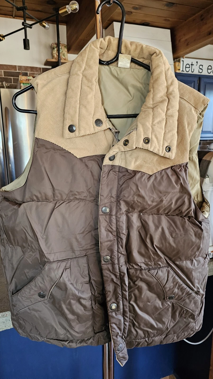 Men’s Medium Reversible Tan Down Vest Snap Close