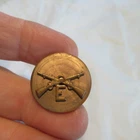 VINTAGE WW2 ERA US MILITARY TUNIC COLLAR DISC PIN  INFANTRY COMPANY E