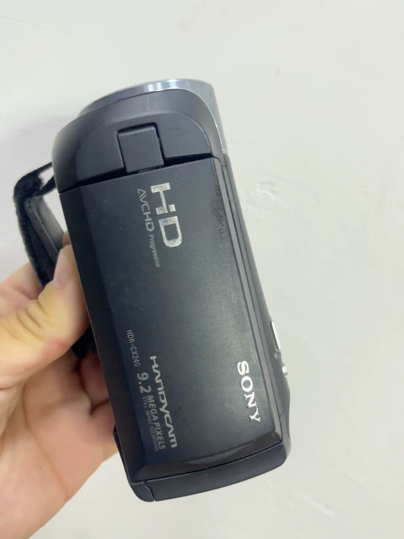 Sony HDR-CX240 Full HD 1080p Camcorder with 27x Optical Zoom and 9.2MP Sensor-image