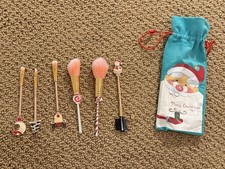 Merry Christmas Santa Claus Christmas Themed Makeup Brush Set 6 Peices New