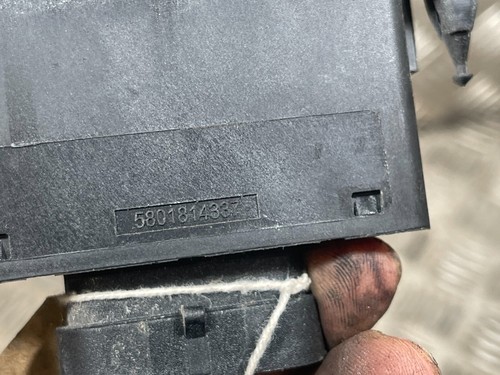 IVECO DAILY MK6 2015-On 2.3 Rear Door Connector Right Lower 5801814337 GENUINE - Picture 6 of 7
