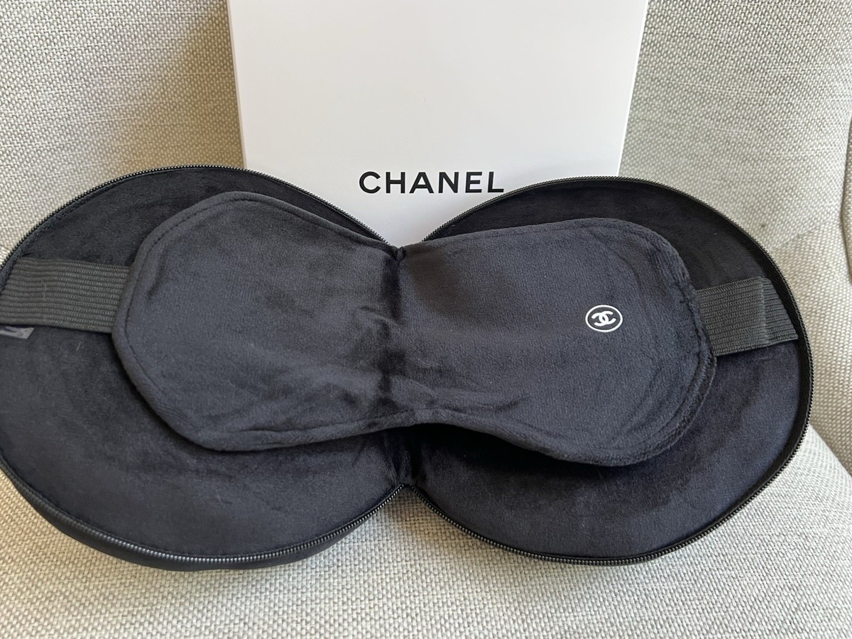 CHANEL シャネル ノベルティ トラベルピロー アイマスク Chanel Beaute Black Velvet Travel pillow & Eye mask, Brand New