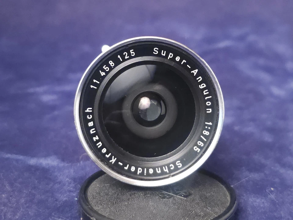 Schneider Super Angulon 65mm F8 Wide Angle lens in Synchro Compur - Image 2 of 4