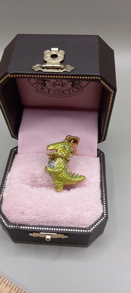 Dije de dinosaurio Juicy Couture (retirado) Foto 2 de 4