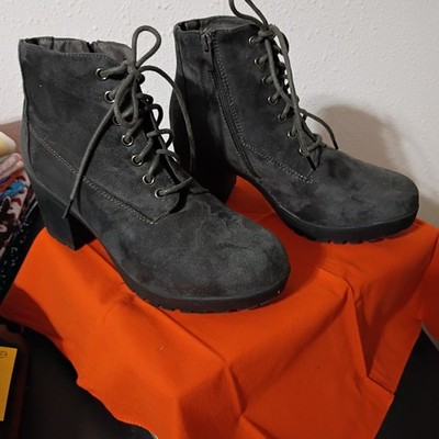 Forever Women s Gray Suede Ankle Bootie Lace-Up Side Zip Round Toe US 10