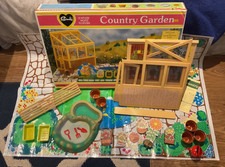 Sindy pedigree COUNTRY GARDEN PLAYSET Boxed & Almost Complete Excellent Conditio