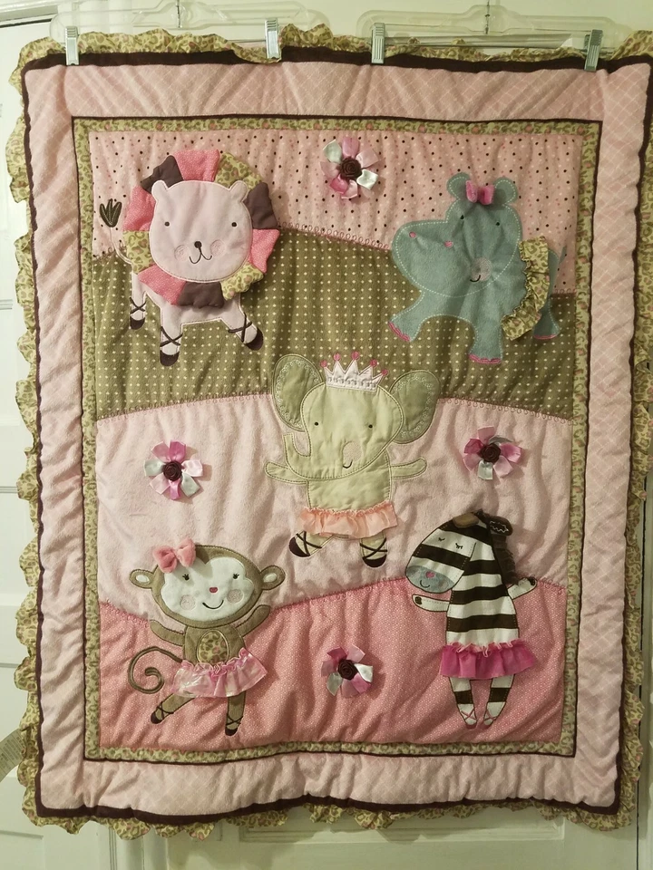 Manta Cuna Rosa Embellecida Diseño Animal Bebé Marca Infantil Verano - 35"x45" Foto 2 de 4