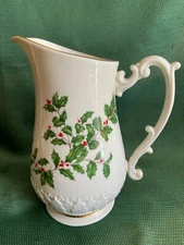 NEW Vintage LENOX HOLIDAY CHRISTMAS 24K GOLD RIM JUG PITCHER ~ Made In USA ~ RL
