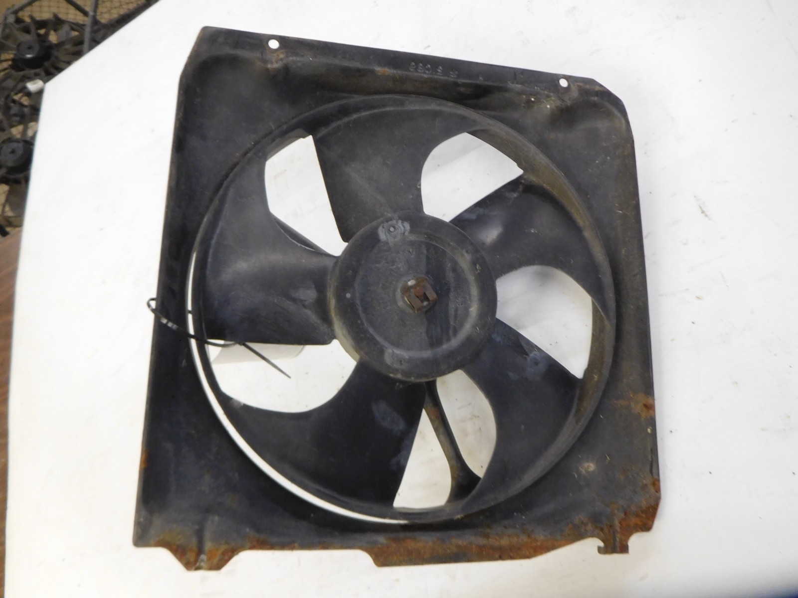 OEM Chrysler Maserati TC Radiator Cooling Fan Assembly 1989 1990