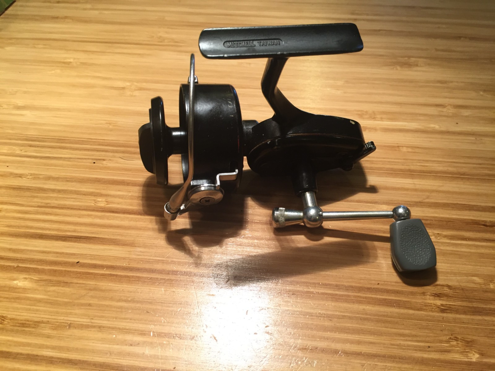 Vintage Mitchell 300 Spinning Reel - Taiwan &ndash; VERY GOOD CO