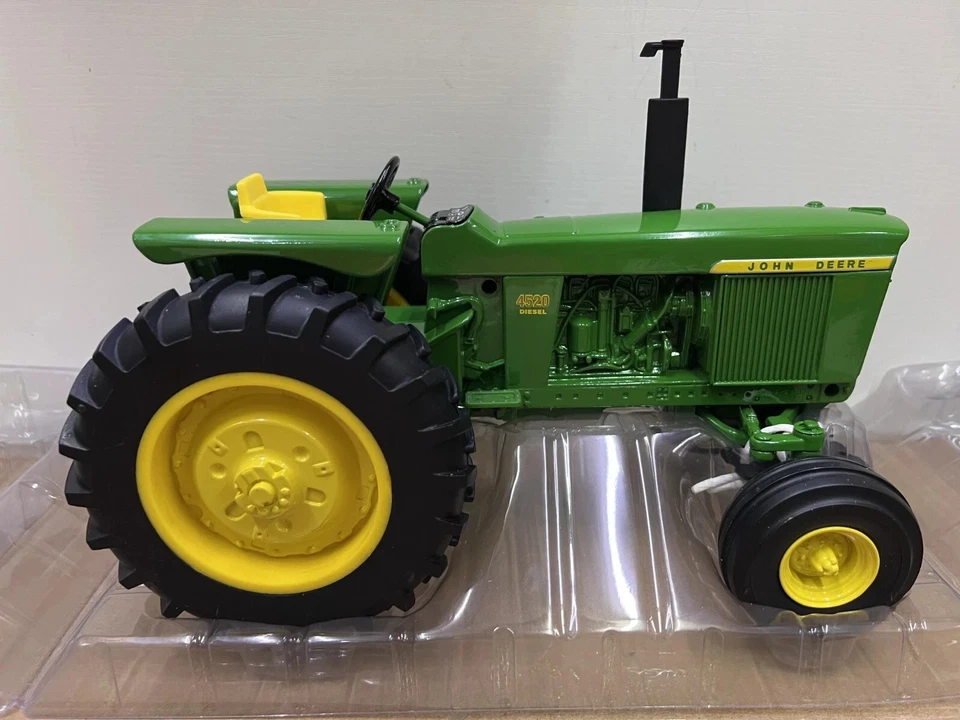 Ertl 4520 John Deere scala 1:16 modellino pressofuso veicolo agricolo agricol... - Immagine 2 di 4