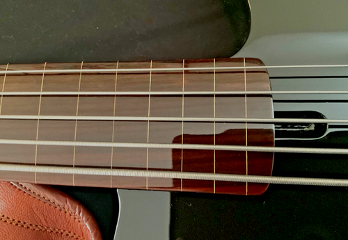 Marcus Miller Sire GB5 5 String Bass Fretless - Picture 12 of 14