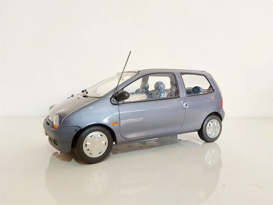 Renault Twingo del 1995 - 1/18 Norev art. 185298 - Immagine 3 di 4