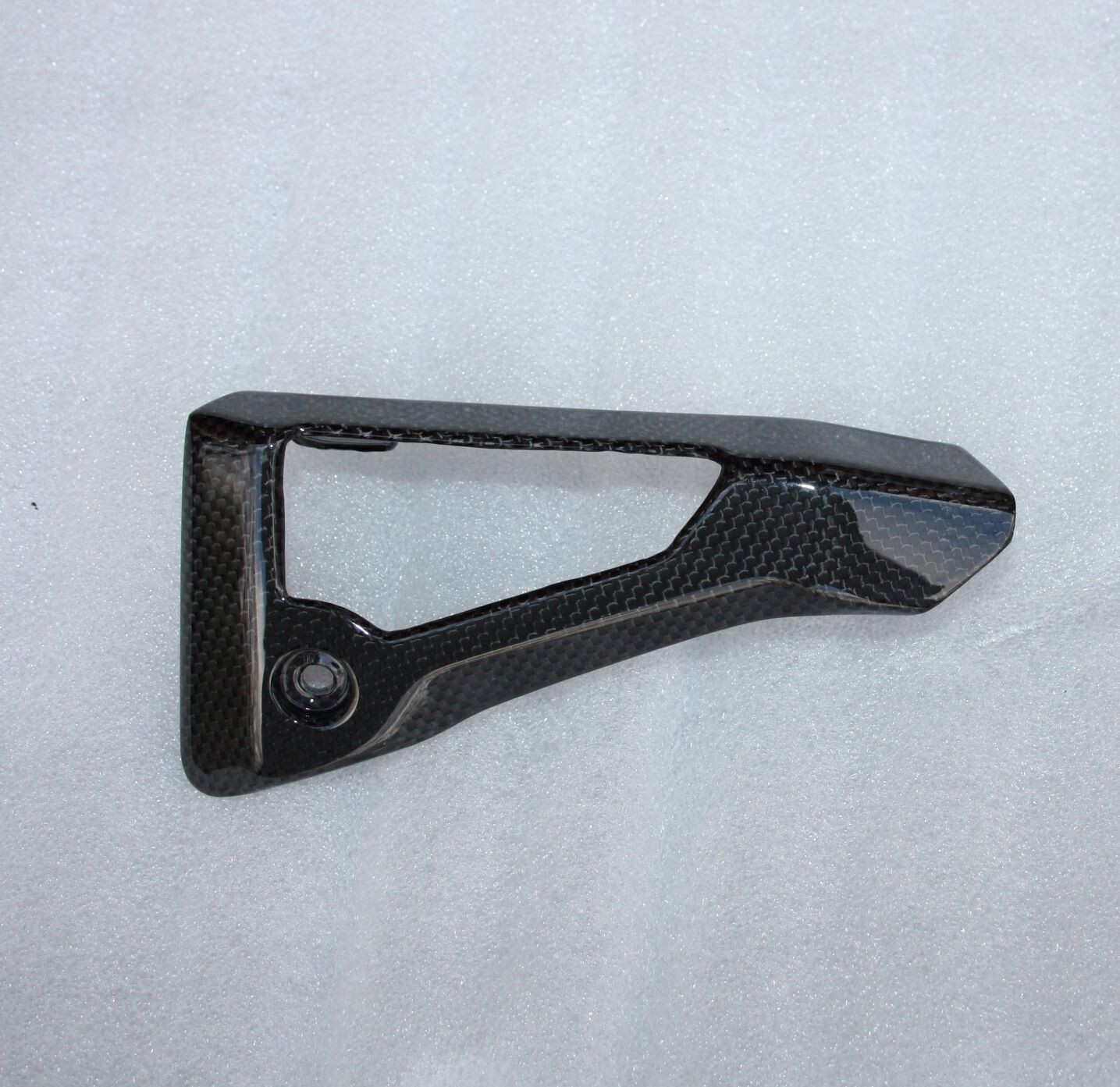 Cache cadre droit Ducati XDiavel carbone brillant pour masquer les fixations et protéger le flanc - 2