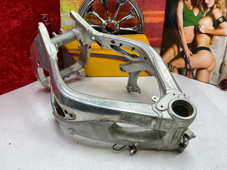 🔥99-02 Chasis cuadro principal Yamaha Yzf R6, se proporcionará factura de venta Foto 4 de 4