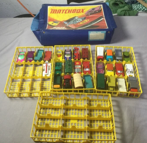 Vintage 1971 Matchbox Hot Wheels 48 Car Carrying Case Blue Included 29 Cars