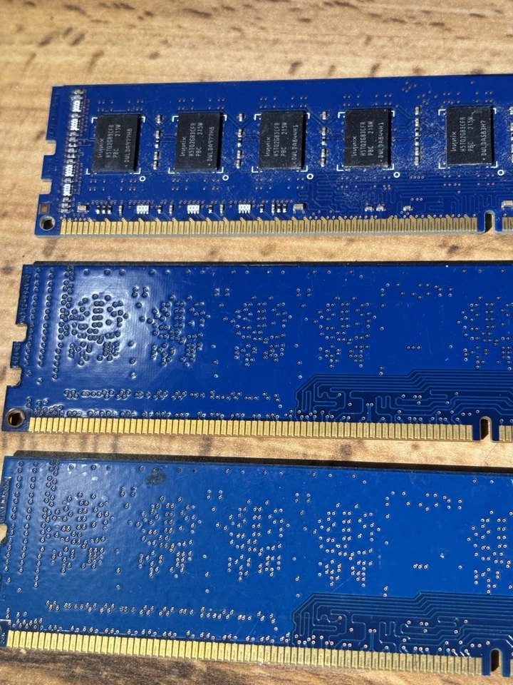 12GB (3x4GB) SK hynix DDR3 1600MHz PC3-12800U RAM Lot - As-Is, Appears New - Image 4 of 4