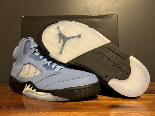 Air Jordan Retro 5 SE ""Blu università"" taglia 12 - Foto 3 di 4