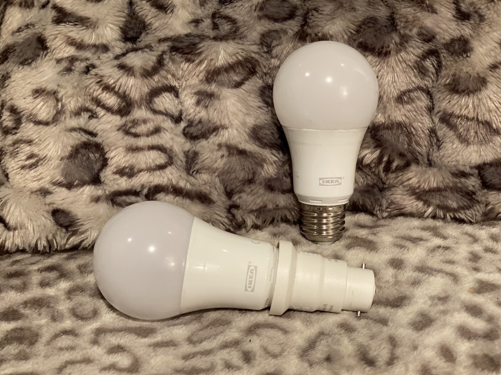 Ampoules couleur IKEA Tradfri + adaptateur E27 B22 (fonctionne avec