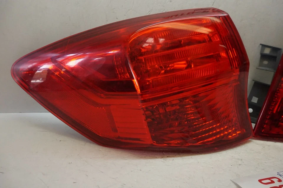 2013 2014 2015 ACURA RDX ЛЕВЫЙ И ПРАВЫЙ ЗАДНИЙ ФОНАРЬ КОМПЛЕКТ OEM UE42589 - Изображение 3 из 4