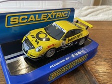 Scalextric C3079 Porsche 997 forum gelb 1/32 Slot Car