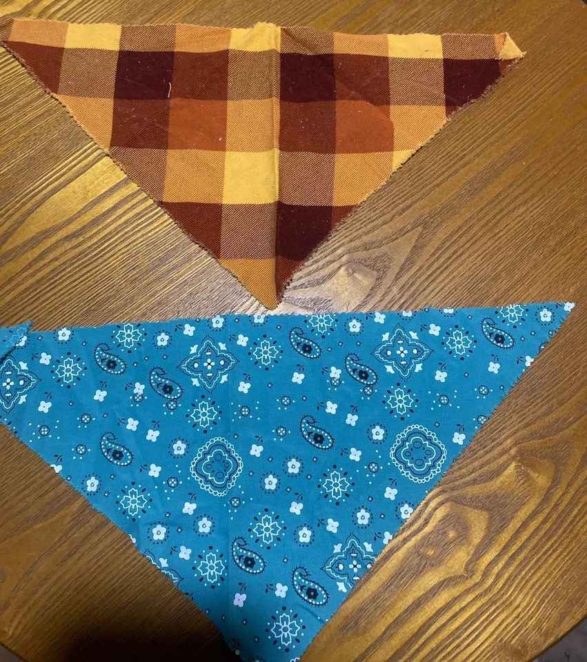 Lote de 15 pañuelos para perros gran variedad Halloween piñas a cuadros ¡Debes ver!! Foto 3 de 4