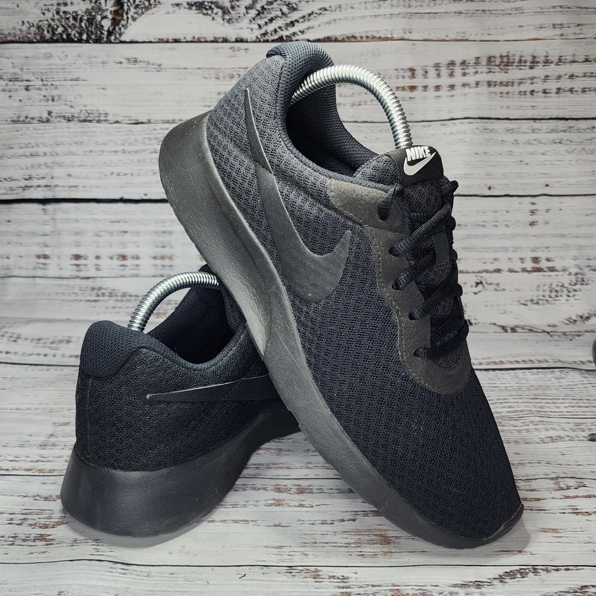 Womens black shop tanjun nike