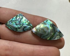 Vintage Carved MOP Mother of Pearl Abalone Shell Triangule Stud Earrings