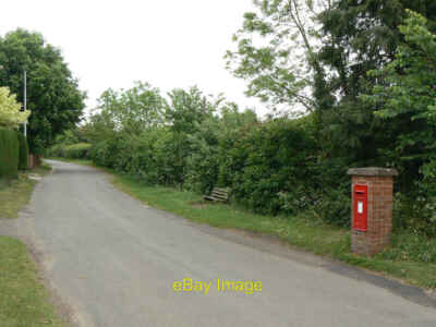 Photo 6x4 Wasperton postbox ref CV35 160 GVIR wallbox mounted in a brick  c2011