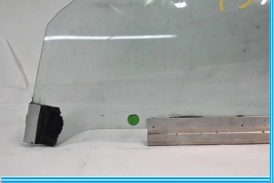 Cristal puerta delantera izquierda OEM 97 98 99 00 01 02 03 04 05 06 Jaguar XK8 Foto 4 de 4