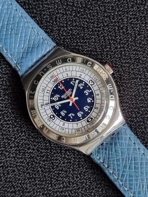 SWATCH YGS103 OCEAN STORM ARMBANDUHR BLAU SCHWARZ-WEISSES ZIFFERBLATT MIT LEDERARMBAND