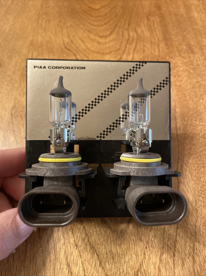 PIAA HB4 super white halogen bulbs Part 19606 New Open Box Twin Pack - Image 4 of 4