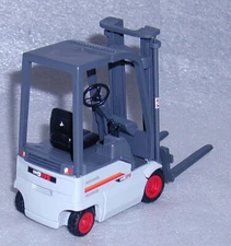 OM ( = Linde brand ) Oldtimer forklift fork lift truck 