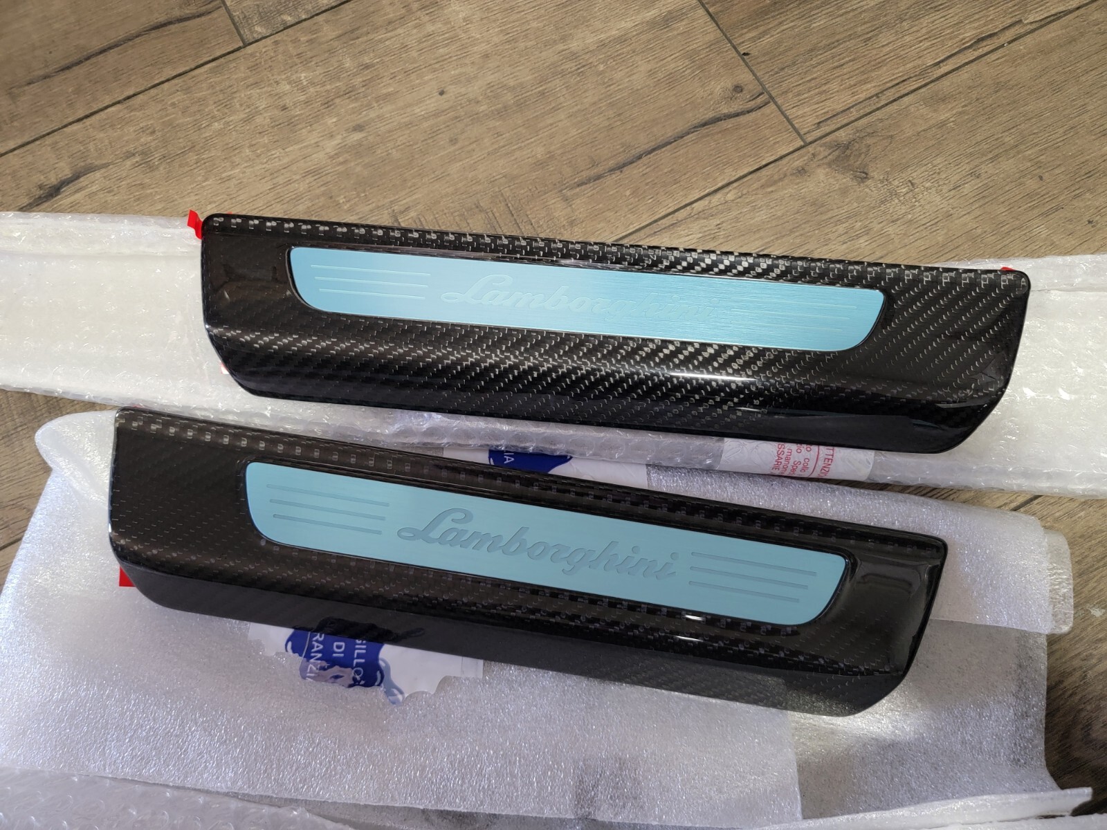LAMBORGHINI URUS CARBON FIBER DOOR STEP KICK PLATES SCUFF PLATE SET OEM NEW!