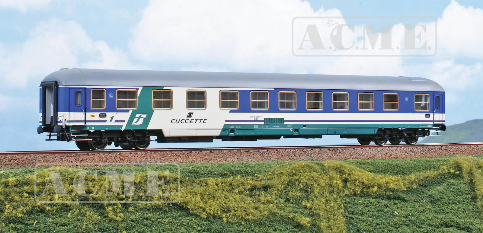 Acme 50544 Railway Carriage Cot Bed Uic-X Type 1970 Mixed 1 & 2 Class IN Livery