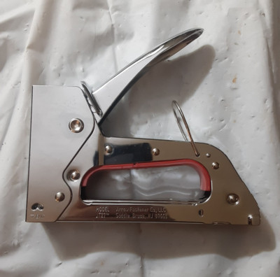 ARROW FASTENER CO-STAPLER MODEL JT27 - USES JT21 STAPLES ONLY 1/4'', 5/16'', 3/8'' 