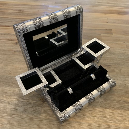JEWELLERY BOX - SILVER - HAND CRAFTED - RRP £50.00 - NEW (22.5cm x18.5cm x7.5cm) - Picture 11 of 23