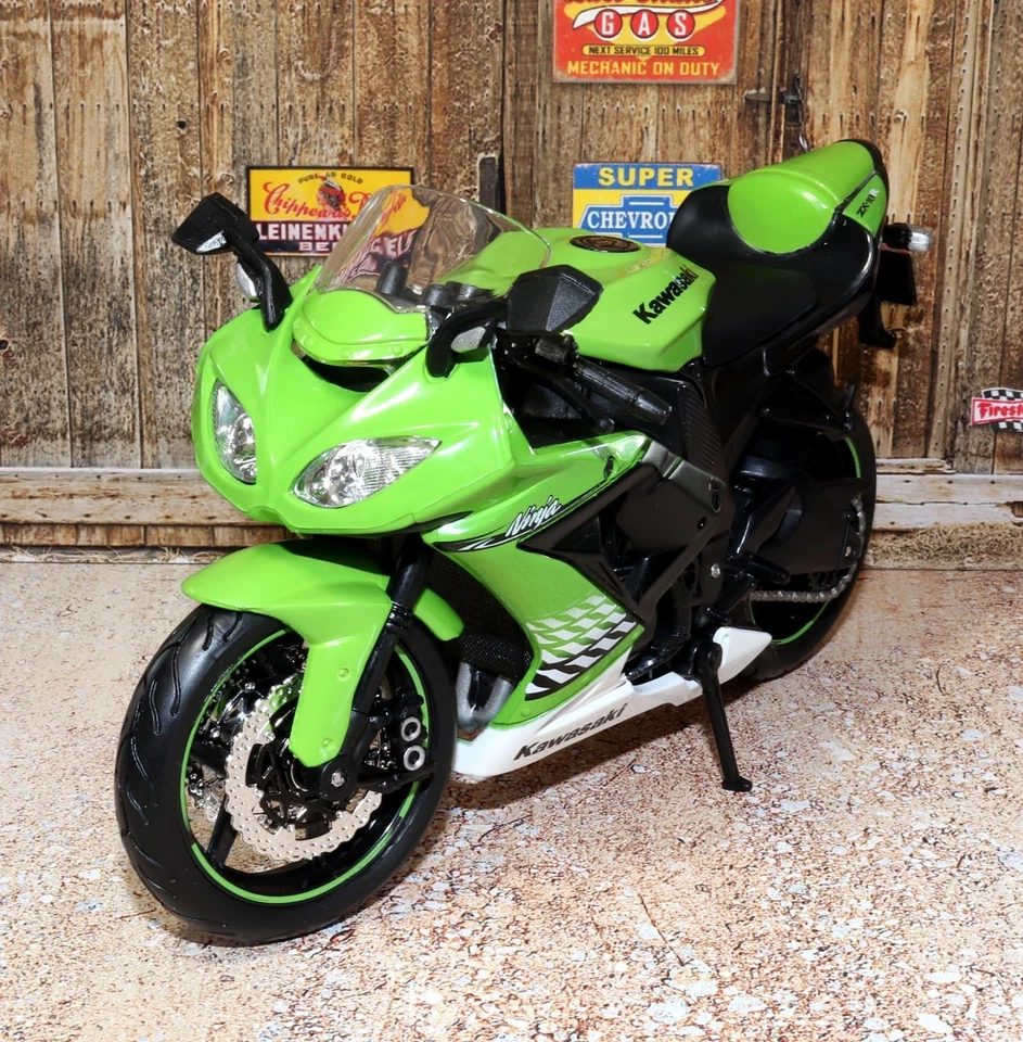 Maisto Kawasaki Ninja ZX-10R Green Scale 1:12 Model Sport Motorcycle Superbike - Image 3 of 4