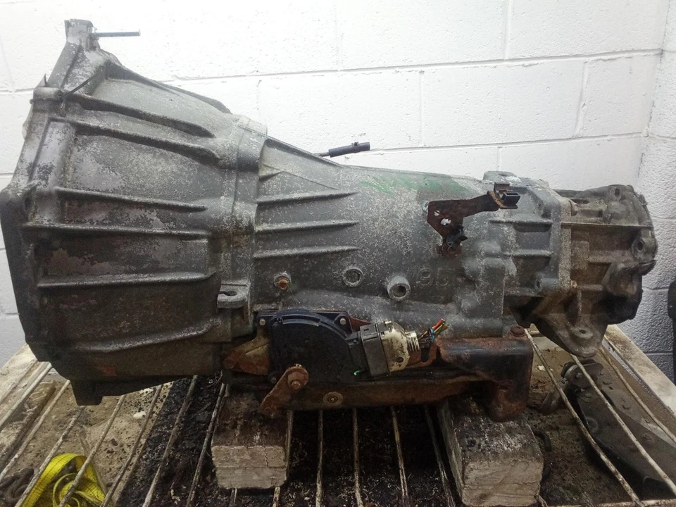 Used Automatic Transmission Assembly fits: 2005 Cadillac Escalade esv AT 6.0L 4L Foto 2 de 4