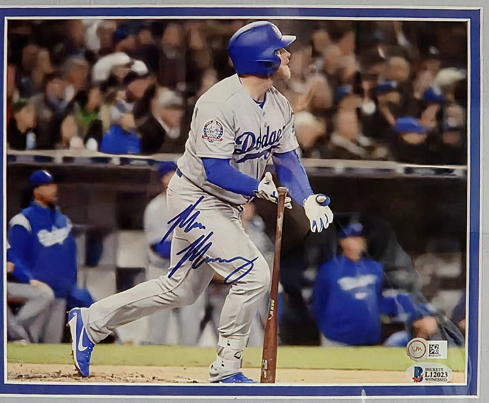 Max Muncy Autographed 8"x10" in Framed Display with 3 Topps NOW Cards Beckett - Image 2 of 4