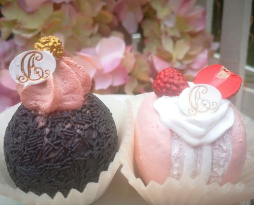2 x Petit Fours Törtchen Macarons Rosa Schoko Rumkugel Torte Cupcake Fake Kuchen - Bild 6 von 12