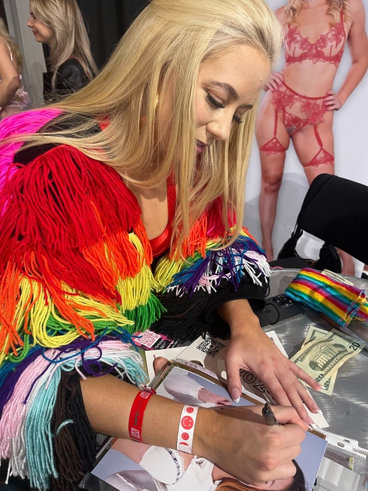 River Lynn NUDE Sexy Hot Adult Model Autographed Signed 8x10 Photo COA