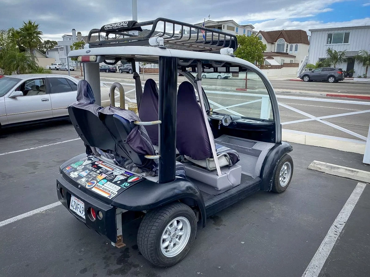 2003 Ford Think golf cart - right rear profile