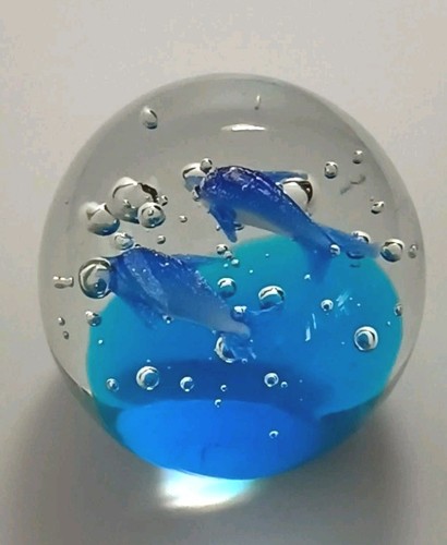 Clear Art Glass Paper Weight with Blue Fish Bubbles Small 2 1/2" dia. Vintage - Picture 5 of 9