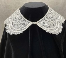 Vintage white lace detachable peter pan collar scalloped ornate romantic style