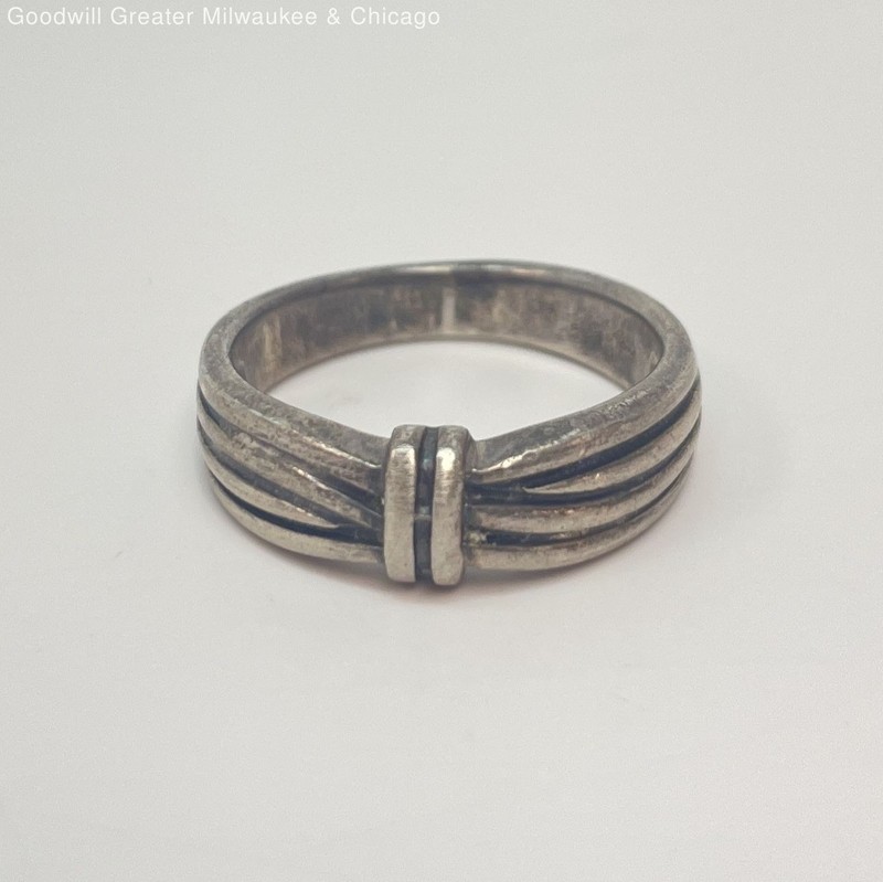 925 Sterling Silver Ring, 4.8g