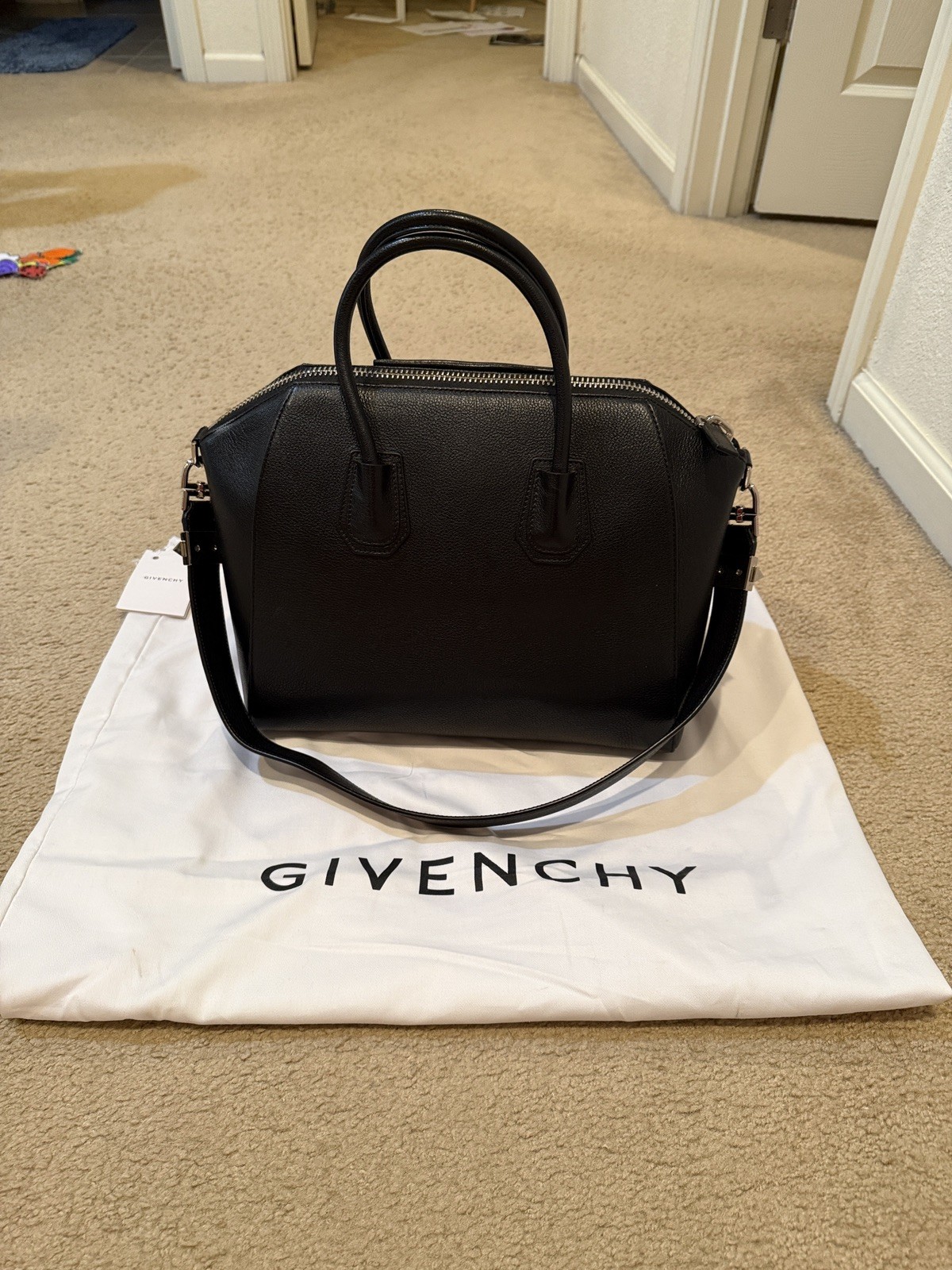 Authentic Givenchy Antigone Medium, Black Leather… - image 2
