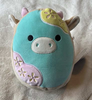 Squishmallow 7,5 Zoll Ostern 2025 - Cornelius - Kekskuh mit pastellblauem Izin