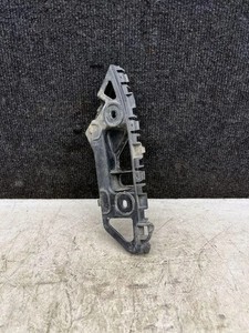 VW CADDY III Furgon 2KA, 2KH, 2CA, 2CH Stoßstangenhalter vorne rechts 31729563